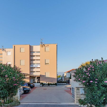 Apartment Mlasina-2 By Interhome Nin Exterior photo